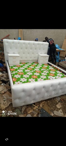 lit 2 place capitonné