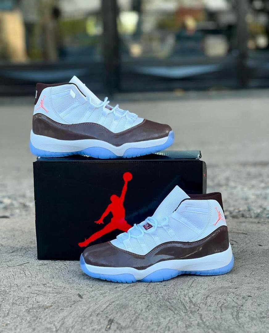 AIR JORDAN 11