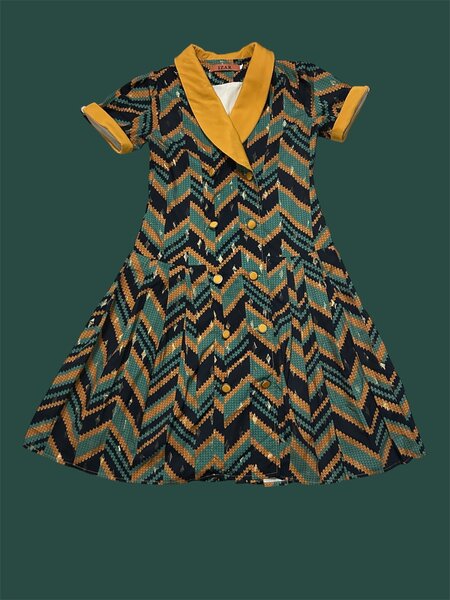 Robe vintage à motifs rétro