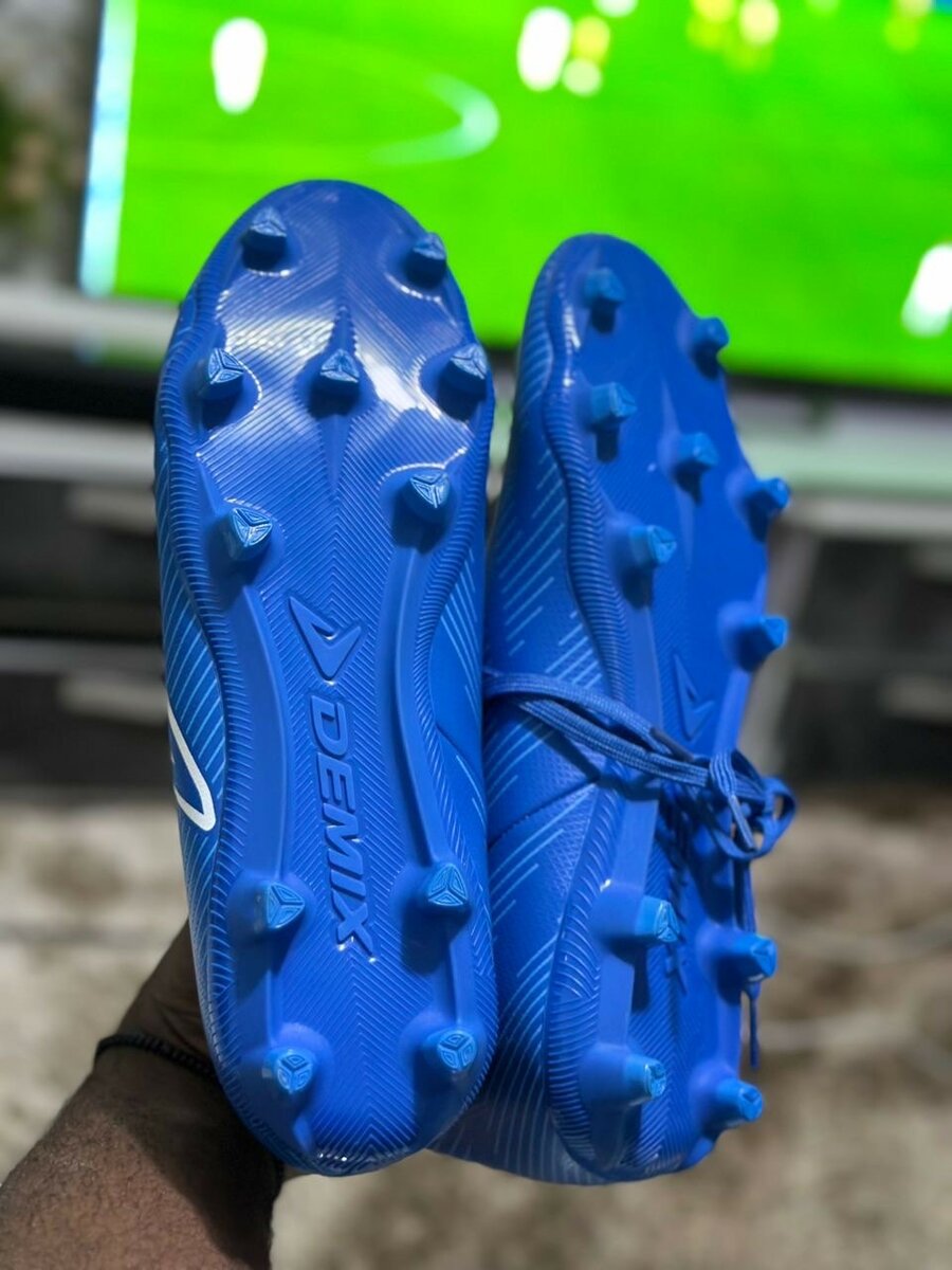 SOCCER FOOTBALL BOOTS