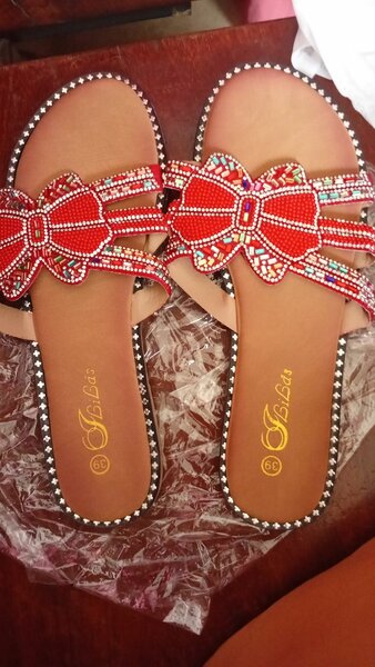 Sandales perlées élégantes