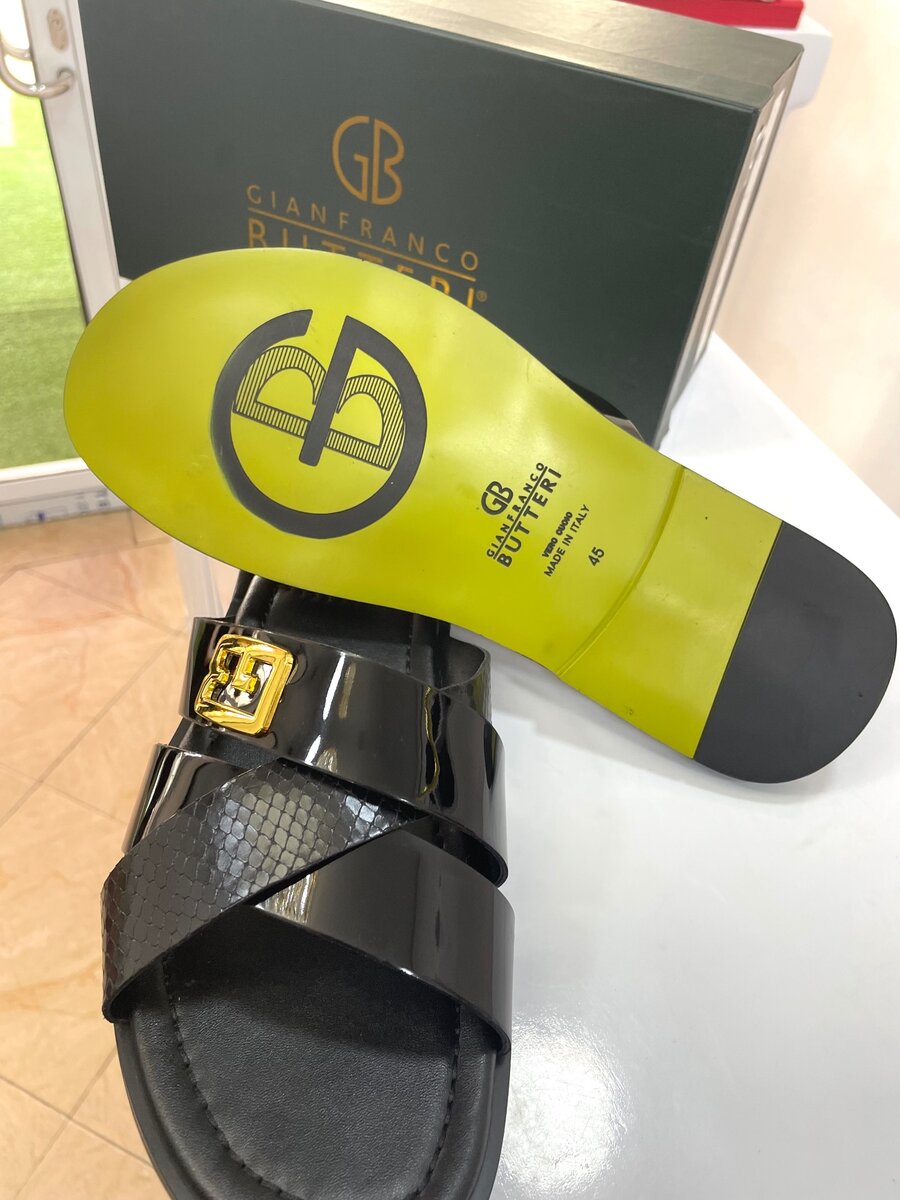 Men quality slippers