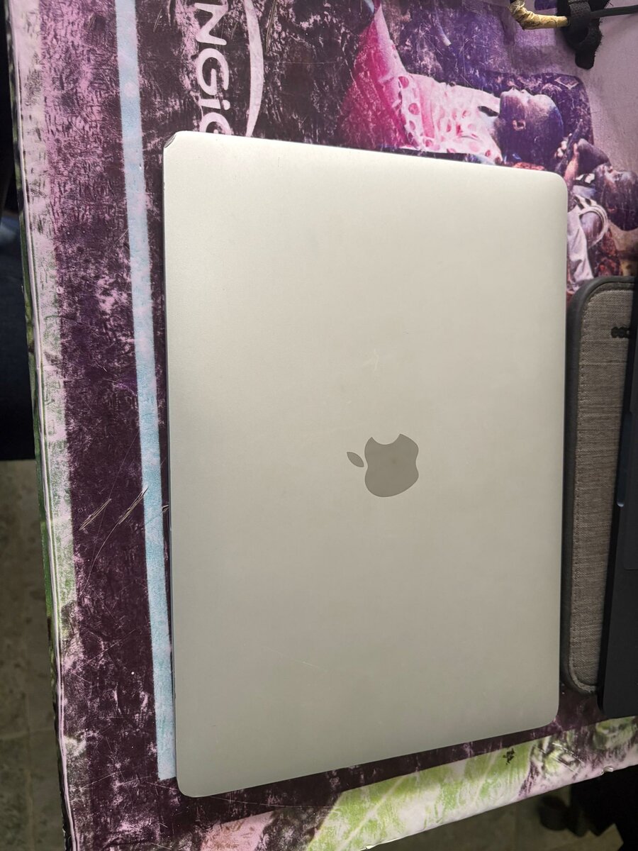 Apple MacBook Pro 13-inch 2019