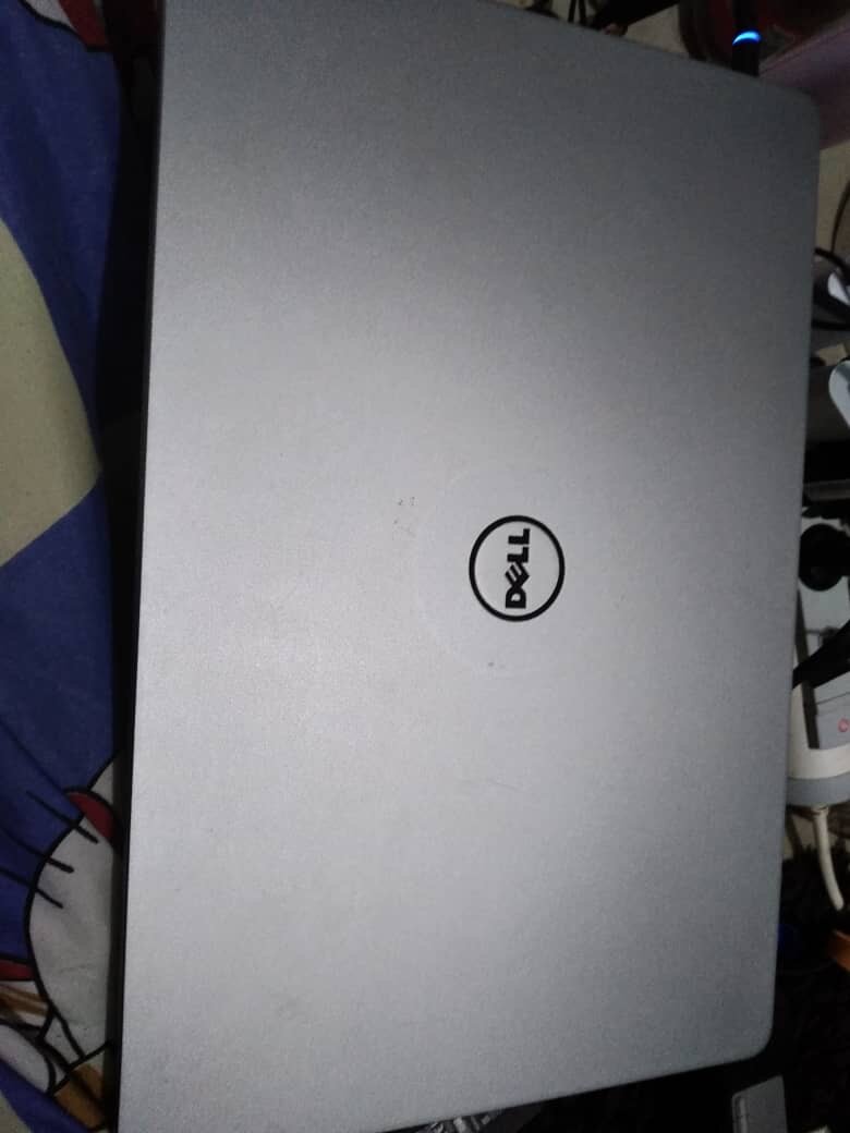 Dell Inspiron 17 7746