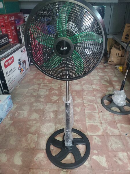 Ventilateur sur pied réglable