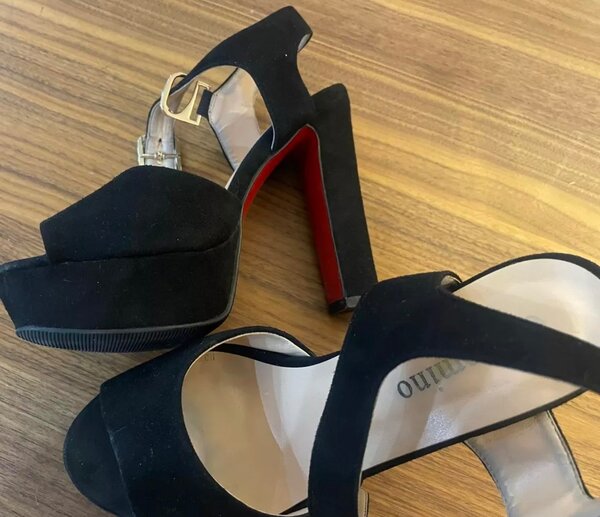 Стильные босоножки туфли