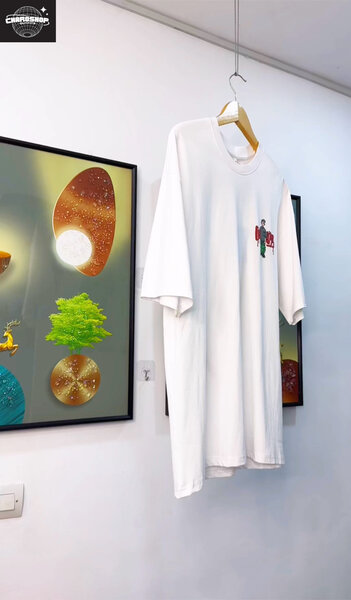 T-shirt streetwear graphique