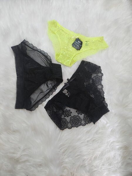 Ladies lace panties