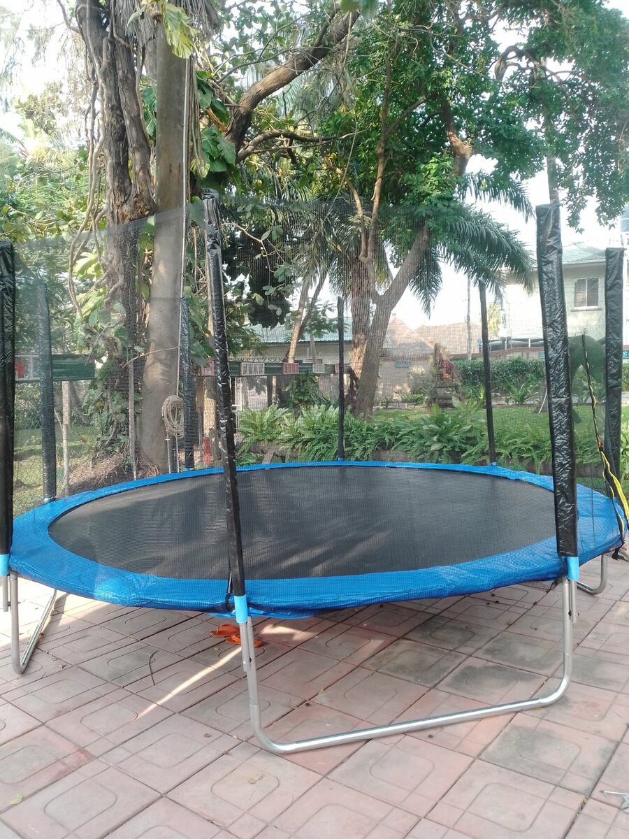 Trampoline 10ft