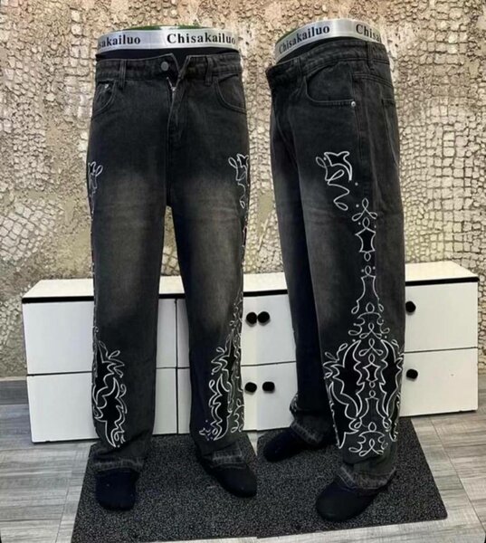 Jeans brodés tendance