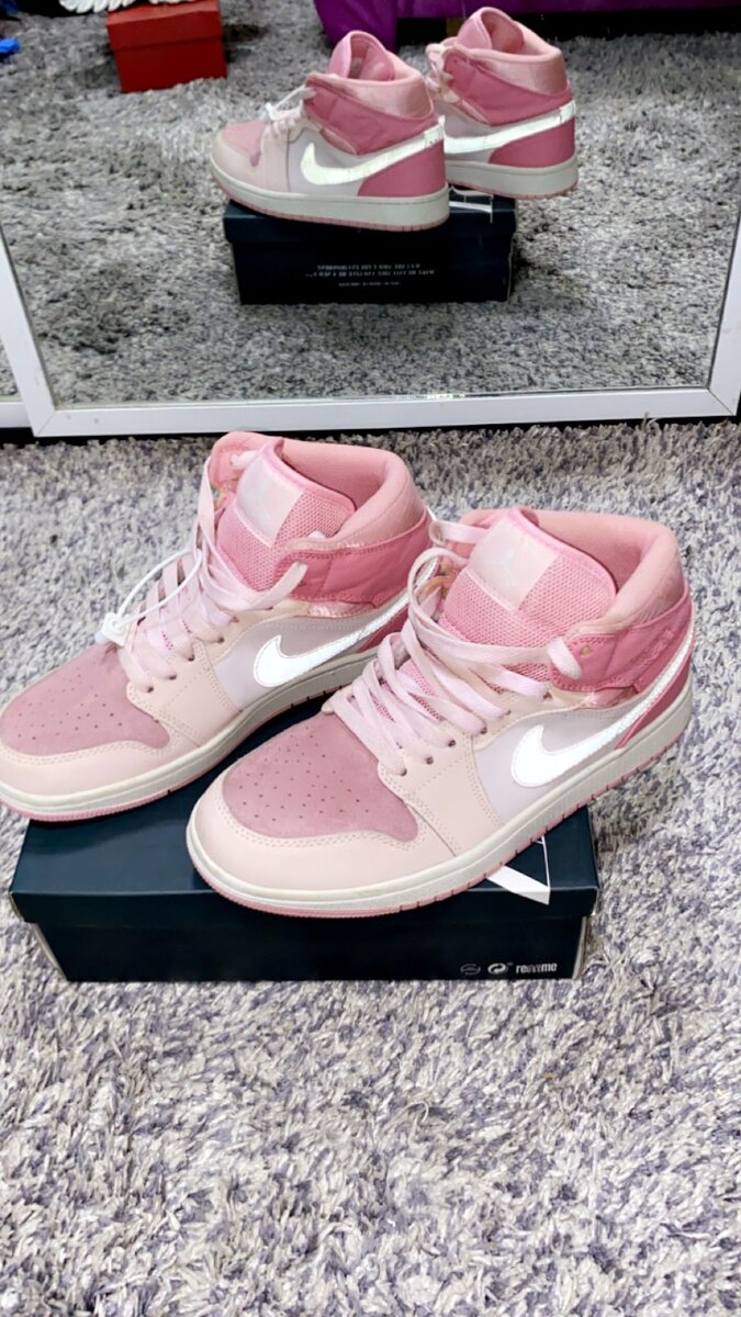 Nike pink