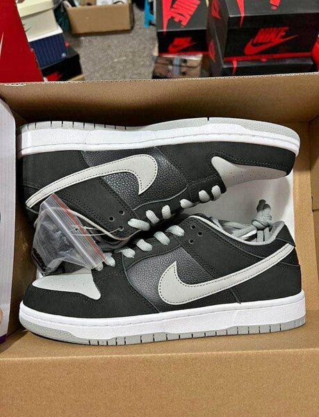 Nike sb dunk (black and ash )