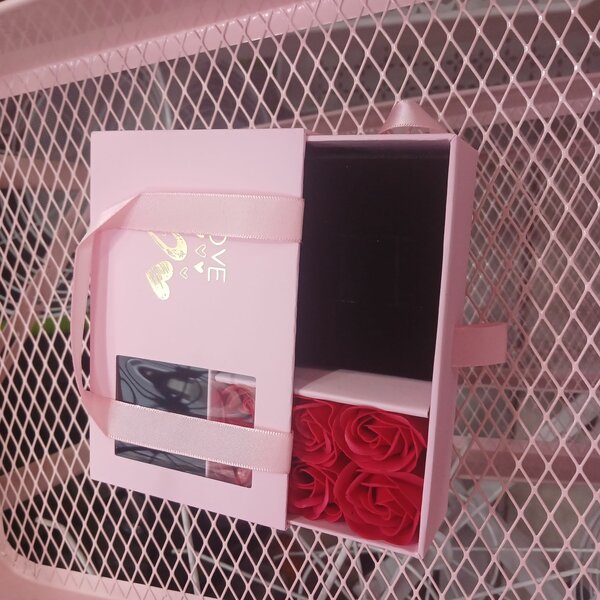 Rose gift box
