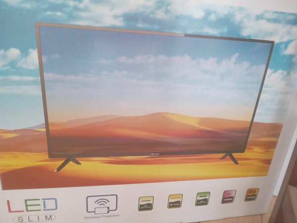 MOOVED 32 INCH LED DIGITAL COLOR TV