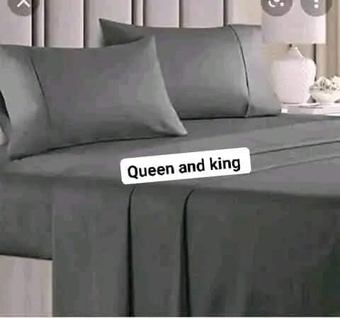 Bedsheets 2  pillow cases and 2 bedsheets 