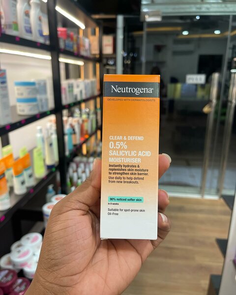 NEUTROGENA® Clear & Defend 0.5% Salicylic Acid Oil-Free Moisturiser