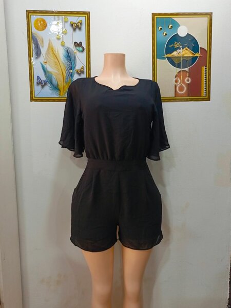 Combinaison noire élégante