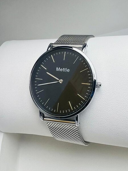 Montre élégante Mettle
