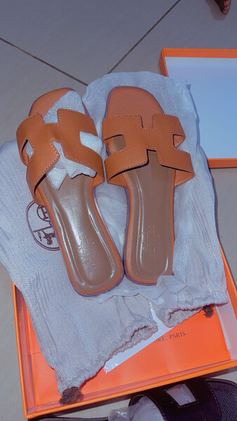 Sandales H en cuir élégant