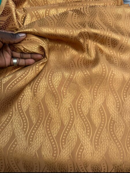 Tissu brode  Channel crêpes