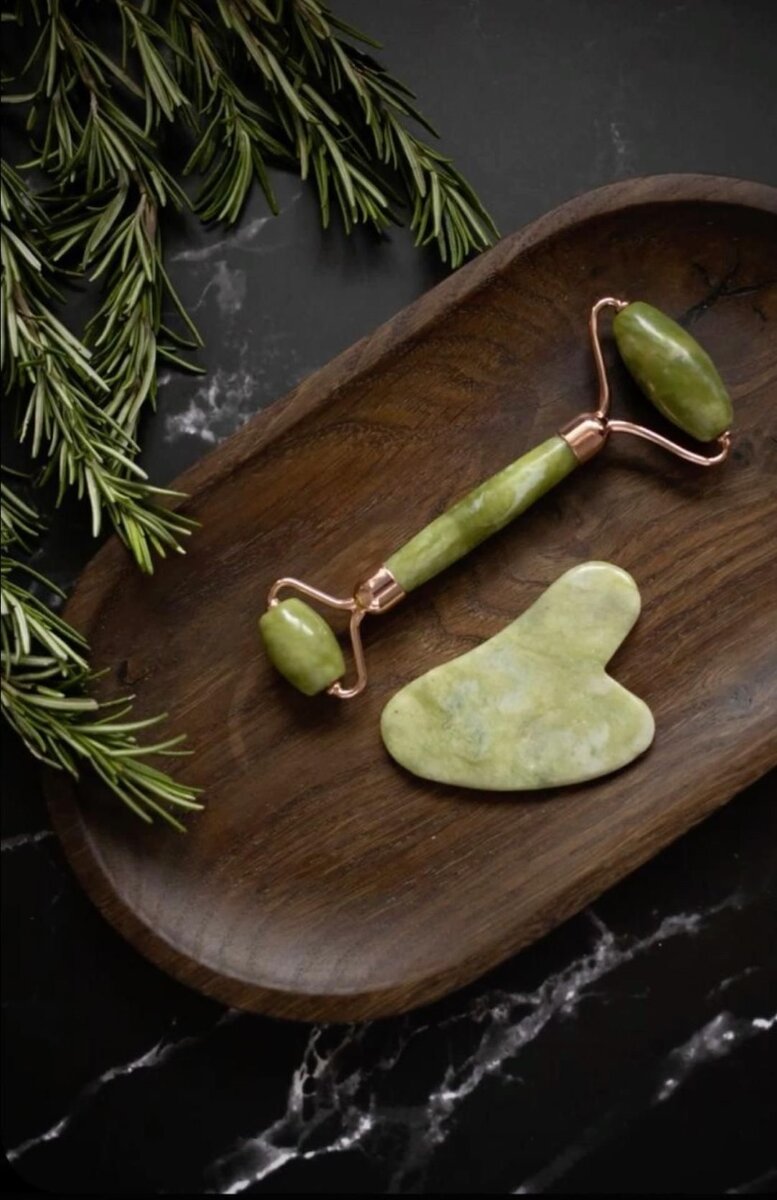 Guasha et rouleau de jade