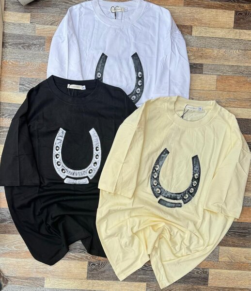 T-shirts modernes graphiques