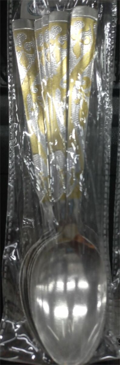 Ensemble de Couverts Dorés