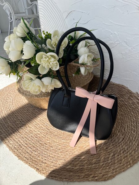 Трендовая сумочка с бантиком