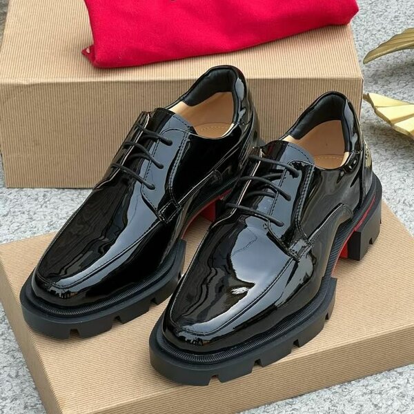 CHRISTIAN LOUBOUTIH ️BX