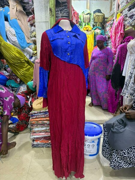 Robe Longue Bicolore Élégante