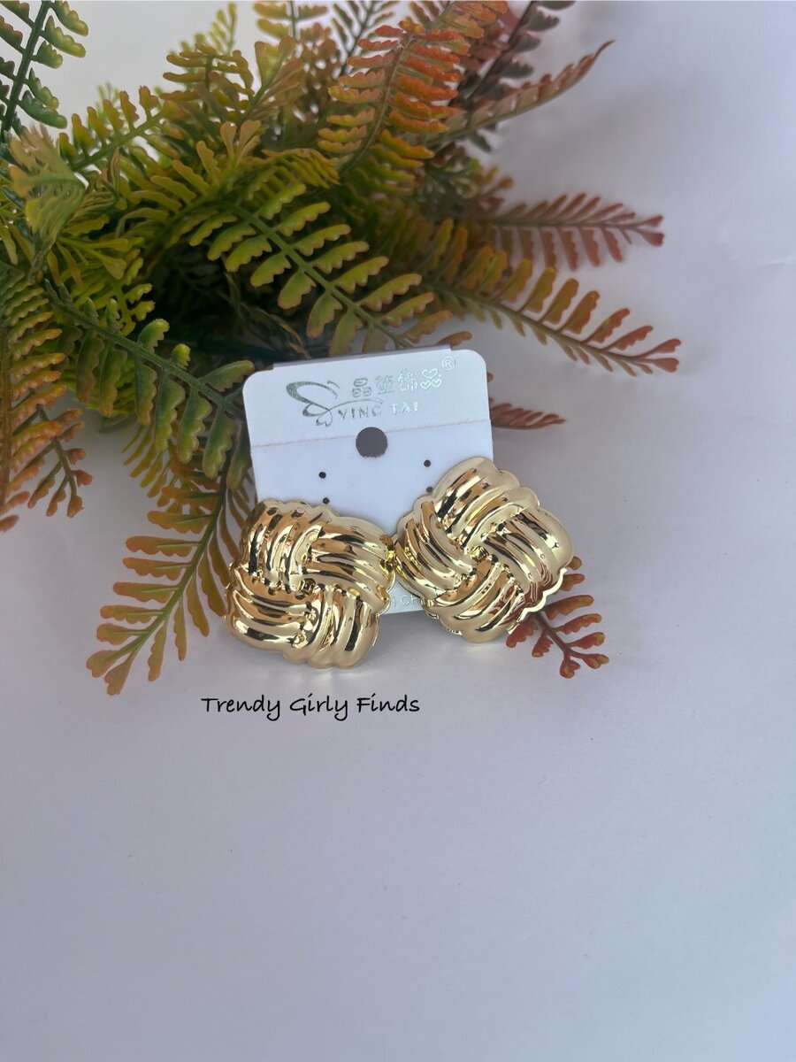 MILAN Statement earrings