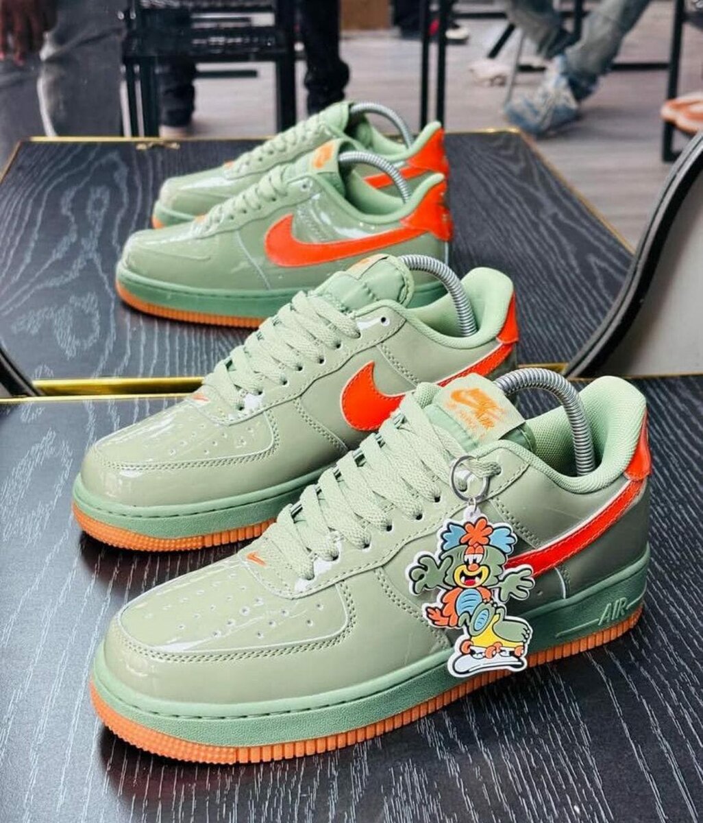 Chaussures élégantes en cuir verni