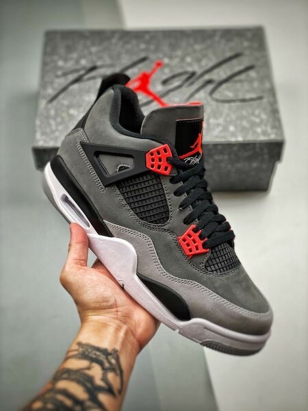 Jordan 4s