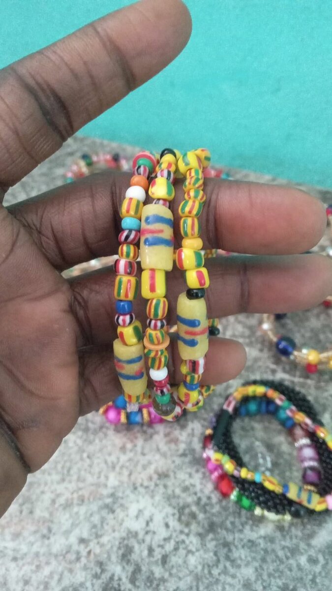 Bracelets colorés en perles