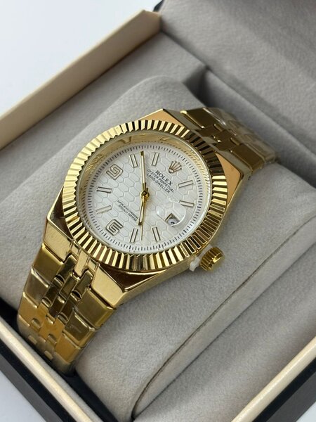 Montre de luxe étanche acier