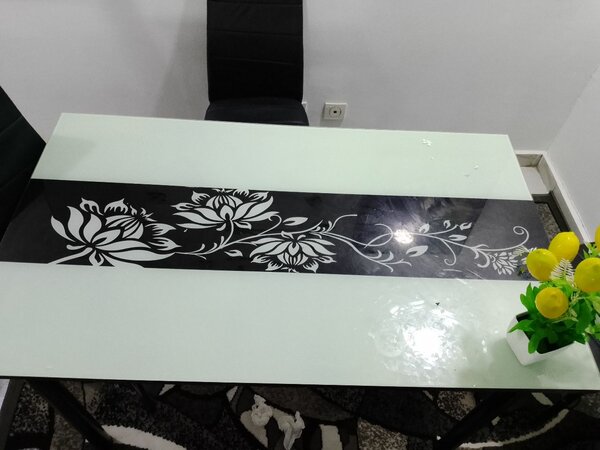 Meuble TV moderne avec étagères