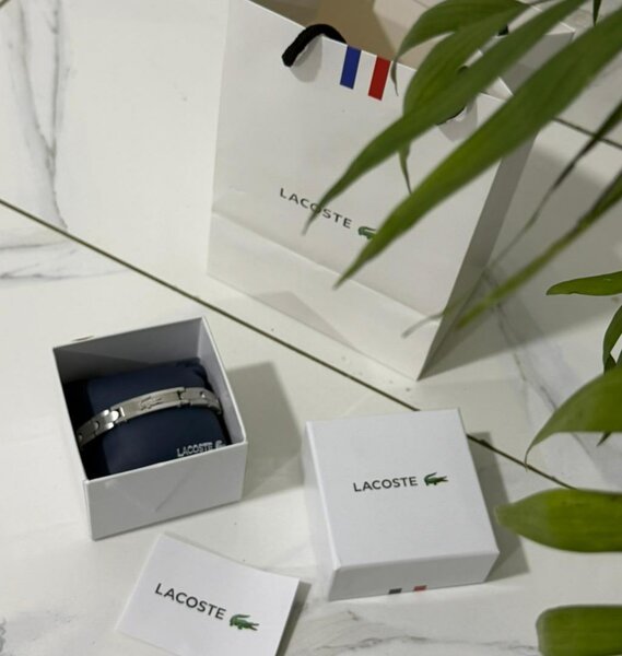 Bracelet luxe Lacoste stylé