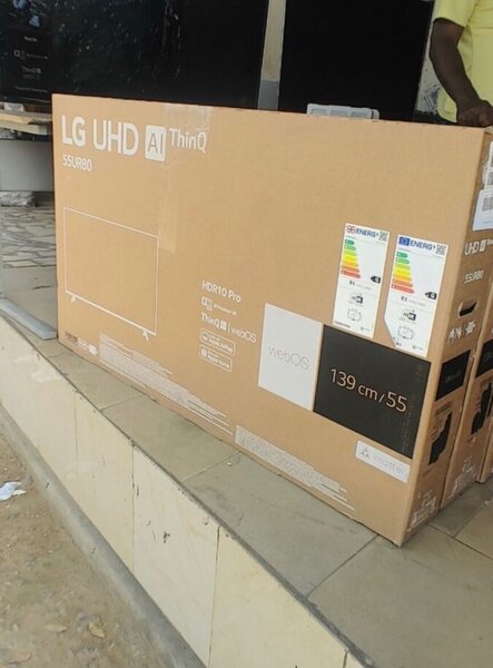 LG 55 UHD SMART  Alexa Chromcast apple airplay