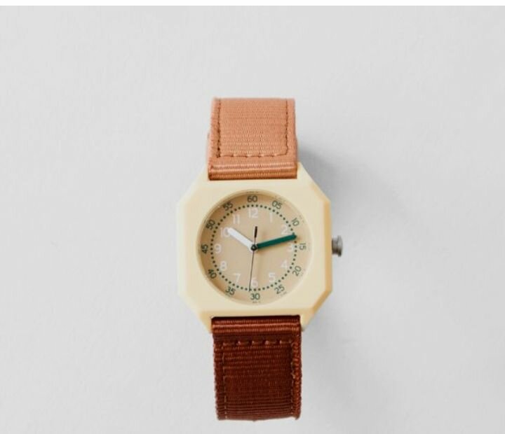 Montre élégante beige homme