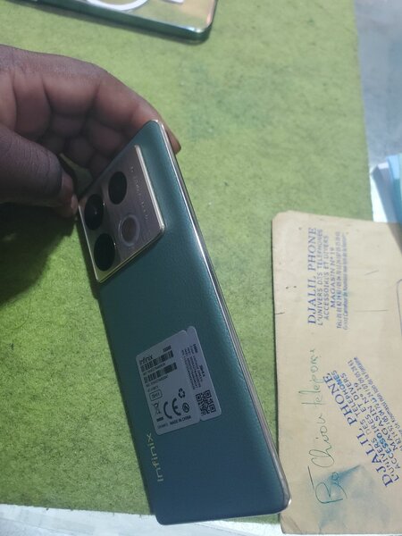 Infinix Smartphone Moderne 5G