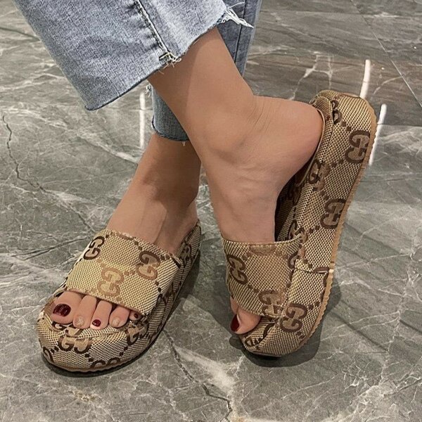 Gucci sandals