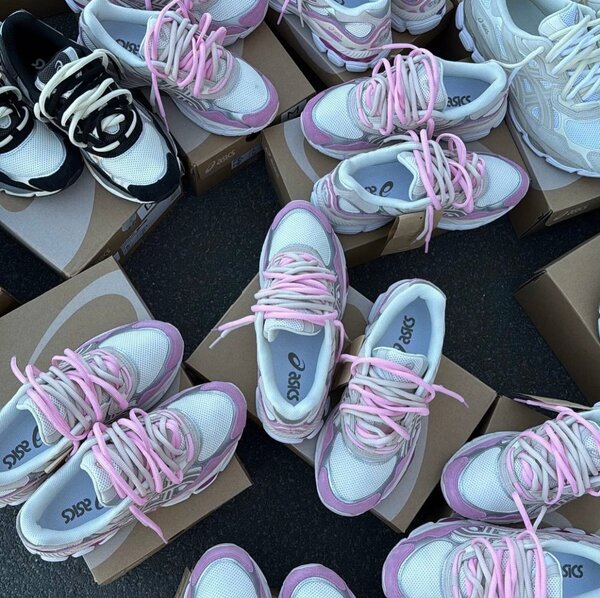 Baskets ASICS Rose et Blanc
