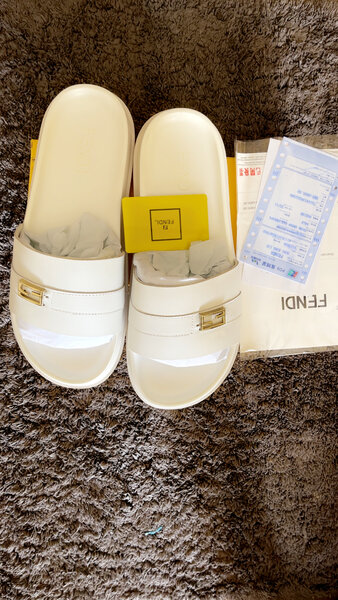 Sandales de luxe Fendi