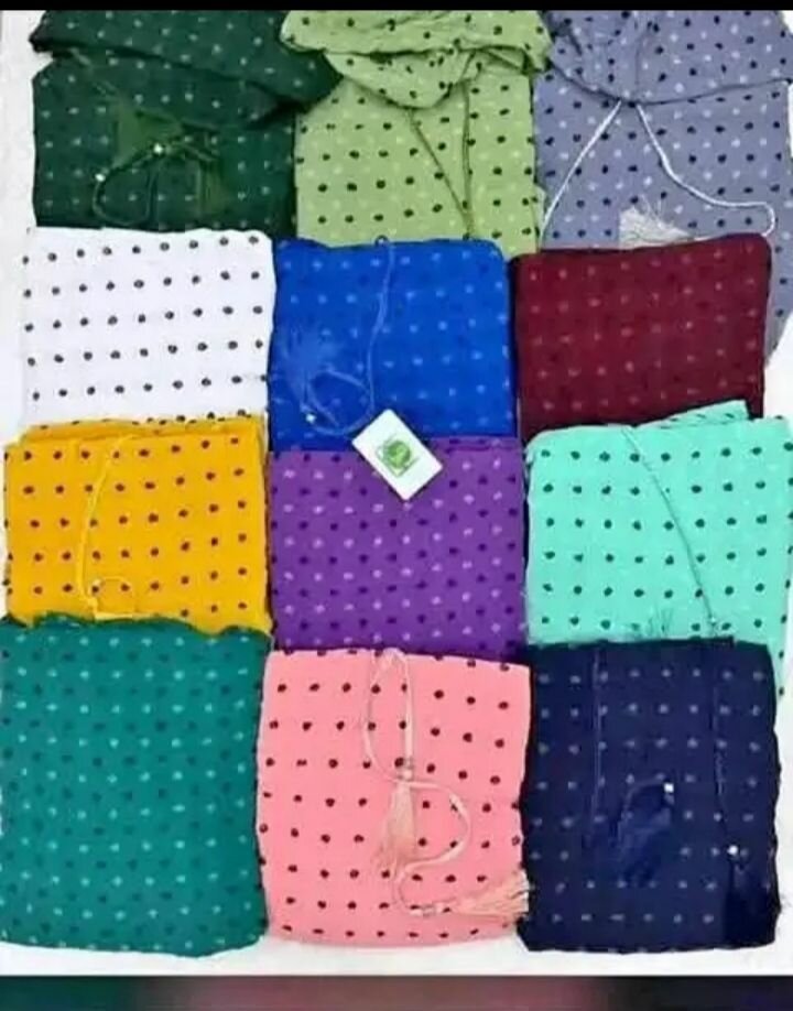 Abayas colorées à pois