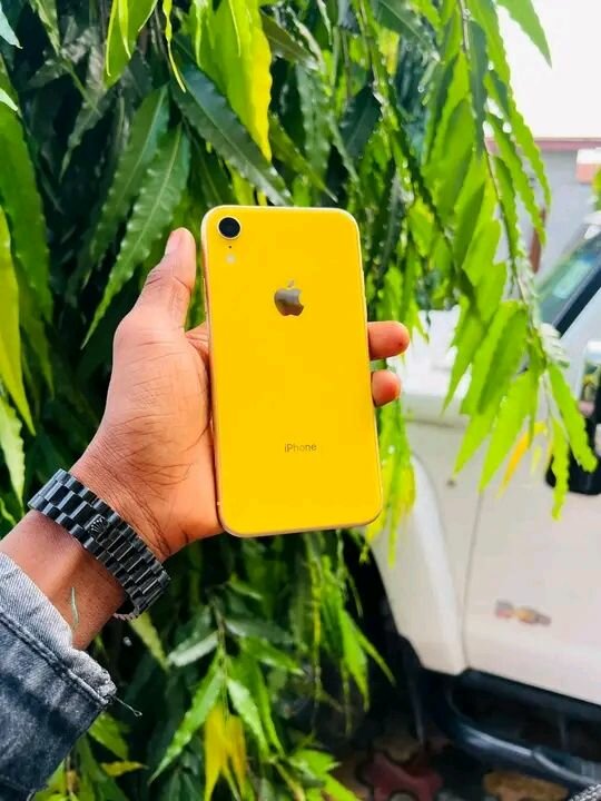iPhone xR Jaune Élégant