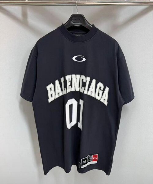 T-shirt Balenciaga 01