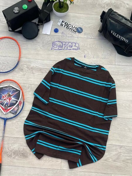 T-shirt rayé léger et stylé