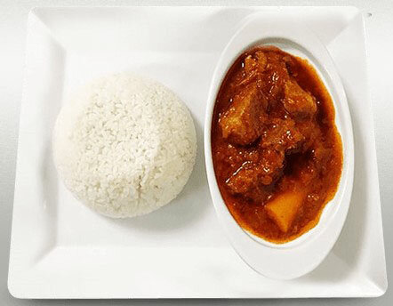 Riz blanc  à la sauce tomate