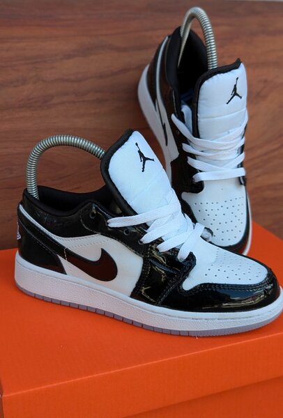 JORDAN 1 LOW SE (SPECIAL EDITI