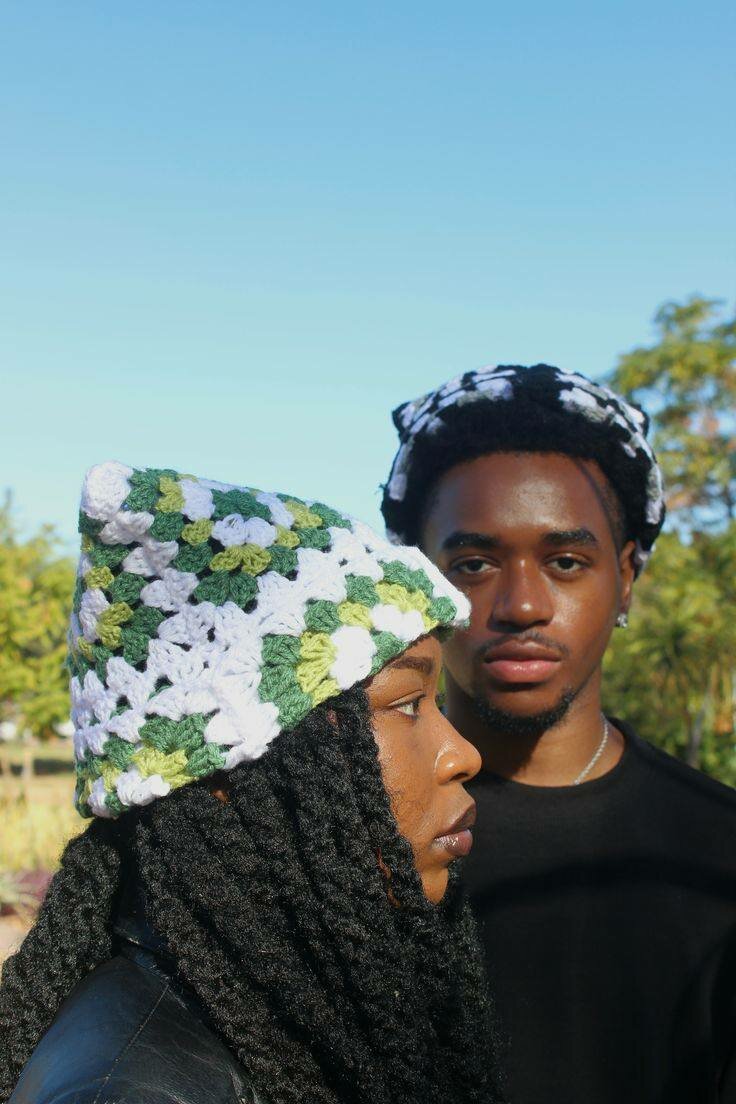 Chapeau au crochet coloré